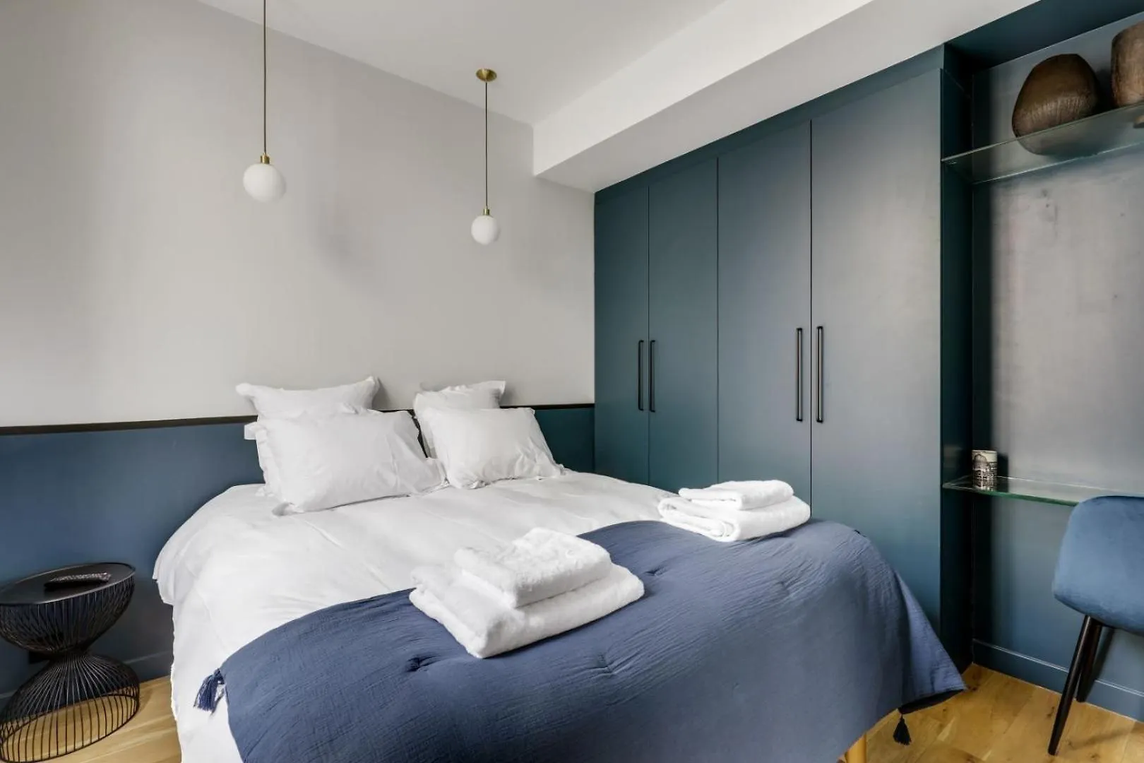 Apartment Bluestay 42 - Charmant Duplex A Paris France
